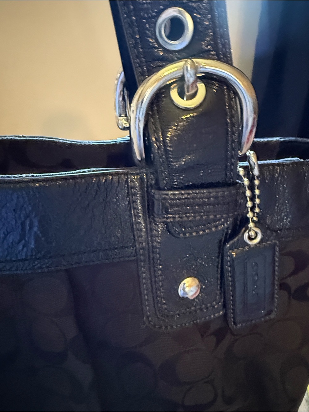 Coach pleated Soho in Black Signature - Picture 4 of 16